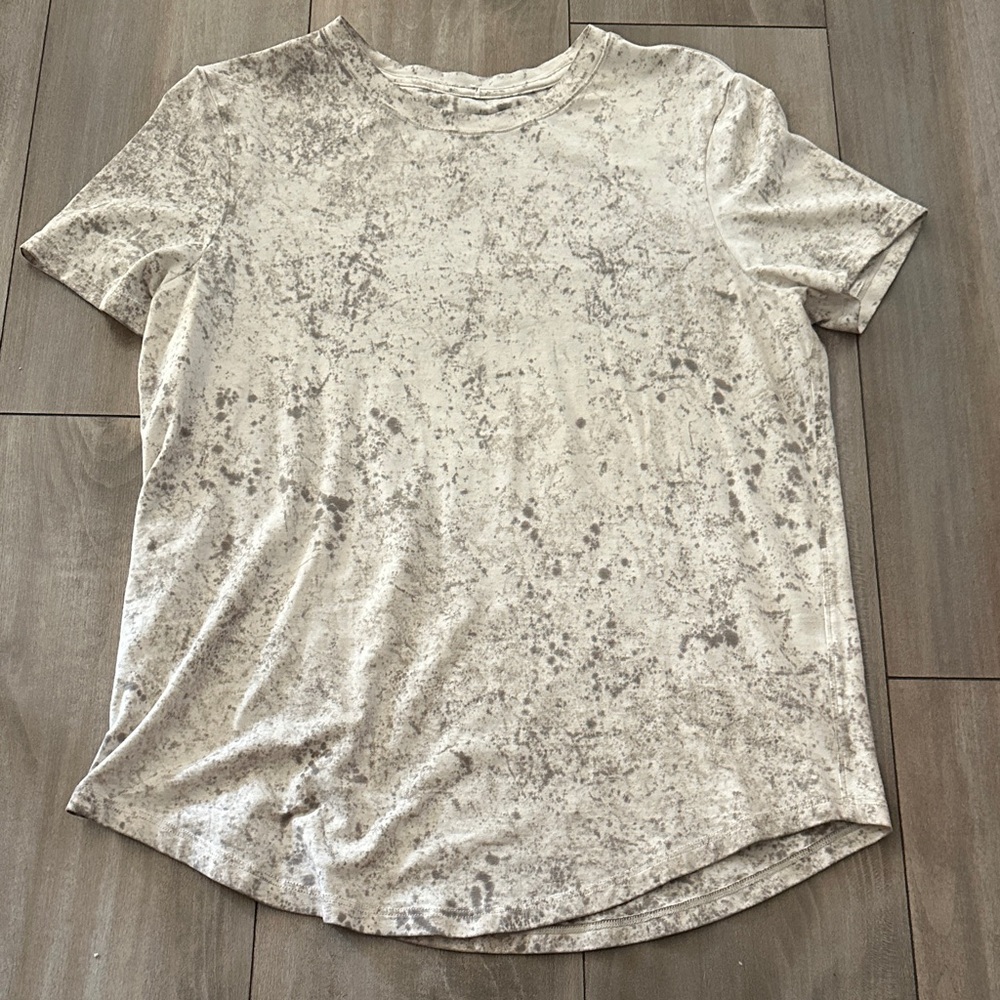 Lululemon Gray/Tan Short Sleeve Shirt